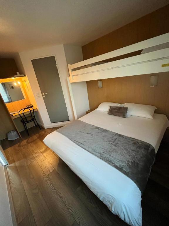 Brit Hotel Essentiel Pau Лескар Екстериор снимка