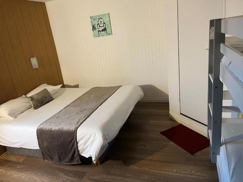 Brit Hotel Essentiel Pau Лескар Екстериор снимка