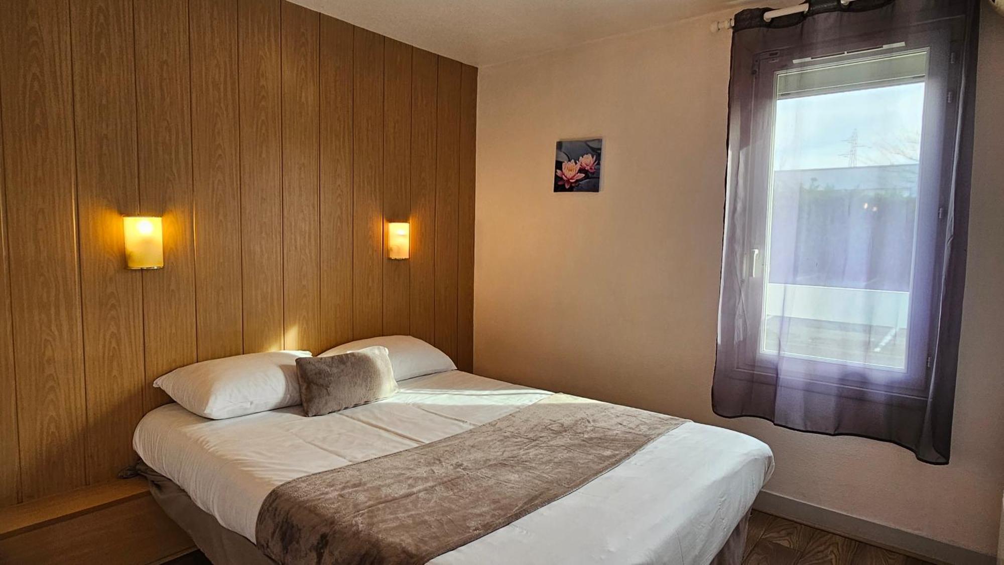 Brit Hotel Essentiel Pau Лескар Екстериор снимка