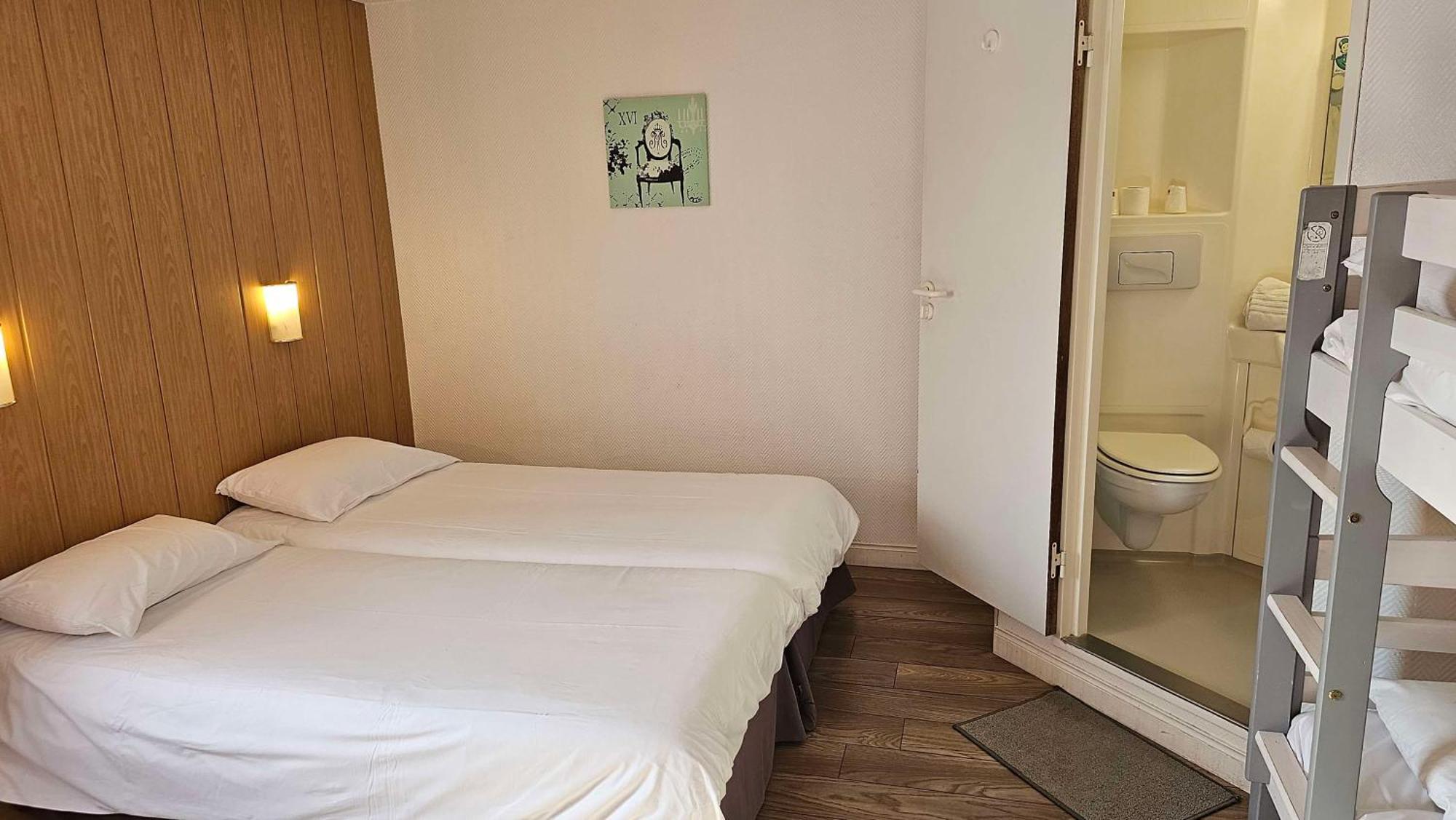 Brit Hotel Essentiel Pau Лескар Екстериор снимка