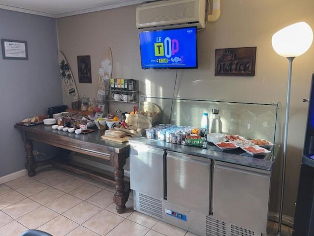 Brit Hotel Essentiel Pau Лескар Екстериор снимка
